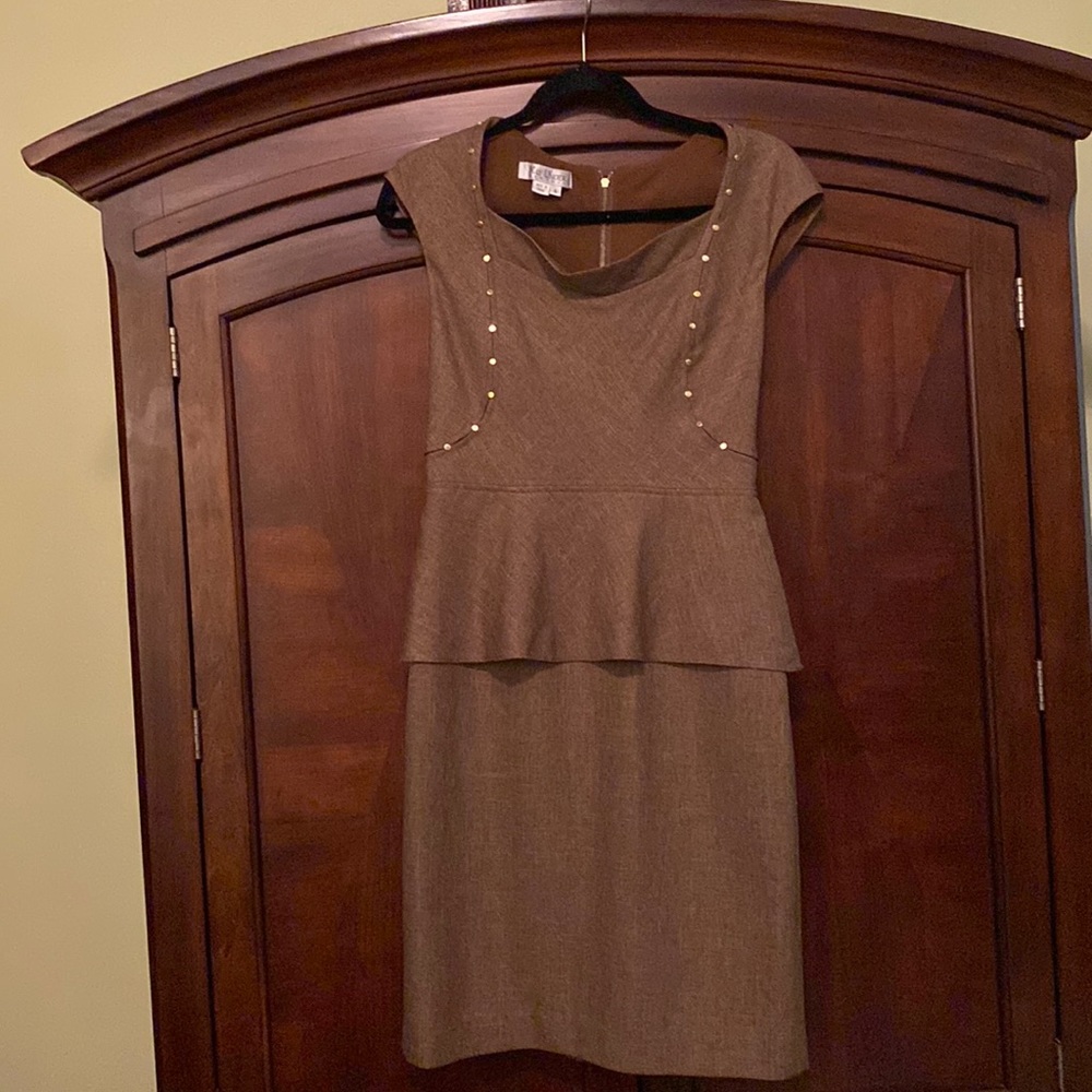 Kay Unger New York Size 4 peplum dress. Like new!
